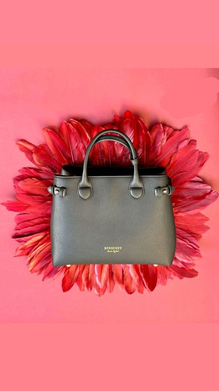 Сумка BURBERRY (lux качество) Имеются в 2х цветах Сумка BURBERRY (lux качество) Имеются в 2х цветах