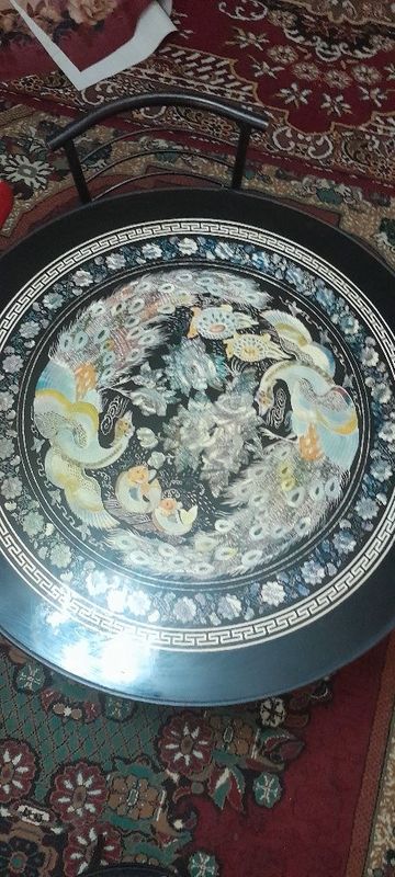 Holati yaxshi aybi yoq stulari temir toza kojadan qilingan Holati yaxshi aybi yoq stulari temir toza kojadan qilingan