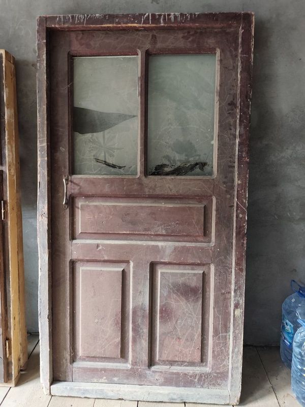 Eshik rom stenka mebel tekinga bervoraman
