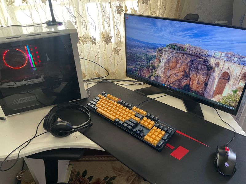 Продается игровой компьютер срочно Продается игровой компьютер срочно