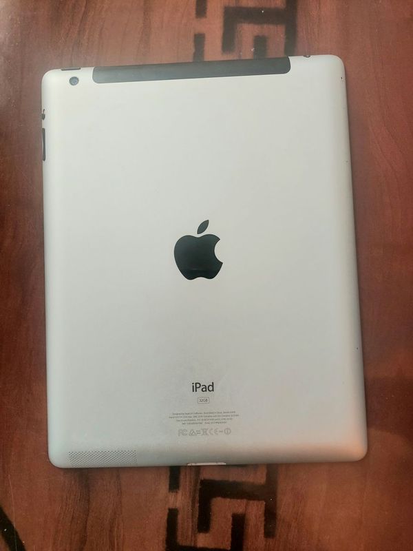 iPad 32 GB сотилади