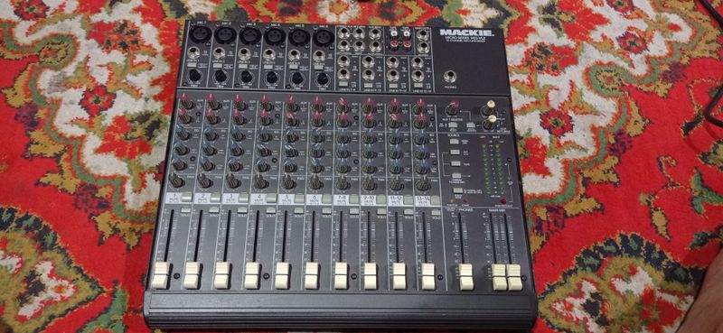 Mackie 1402-Vlz mixer Mackie 1402-Vlz mixer