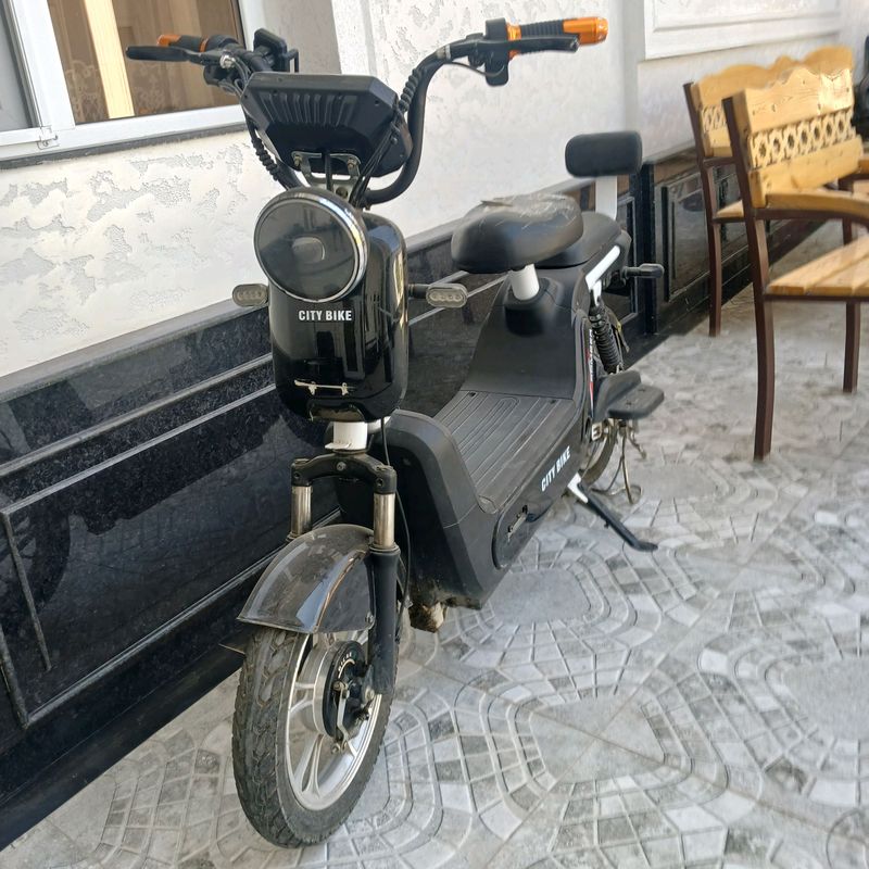 Skuter sotiladi narxi 250$