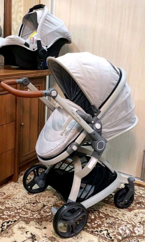 Коляска Pierre Cardin.
Б.У в отличном состоянии.