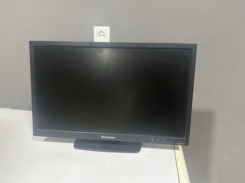 Monitor 22 lik 60 gers 7 dona Monitor 22 lik 60 gers 7 dona