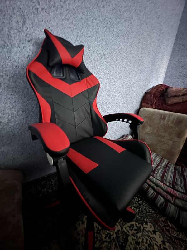 Gamerlar uchun stul yap yangide olinganiga 1 oy buldi holos …………………….. Gamerlar uchun stul yap yangide olinganiga 1 oy buldi holos ……………………..