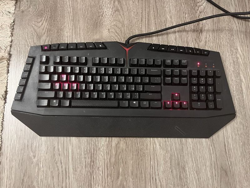 Механическая клавиатура с подстветкой Lenovo Y Gaming Keyboard