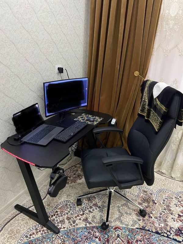 Компютерный стол игровой Компютерный стол игровой