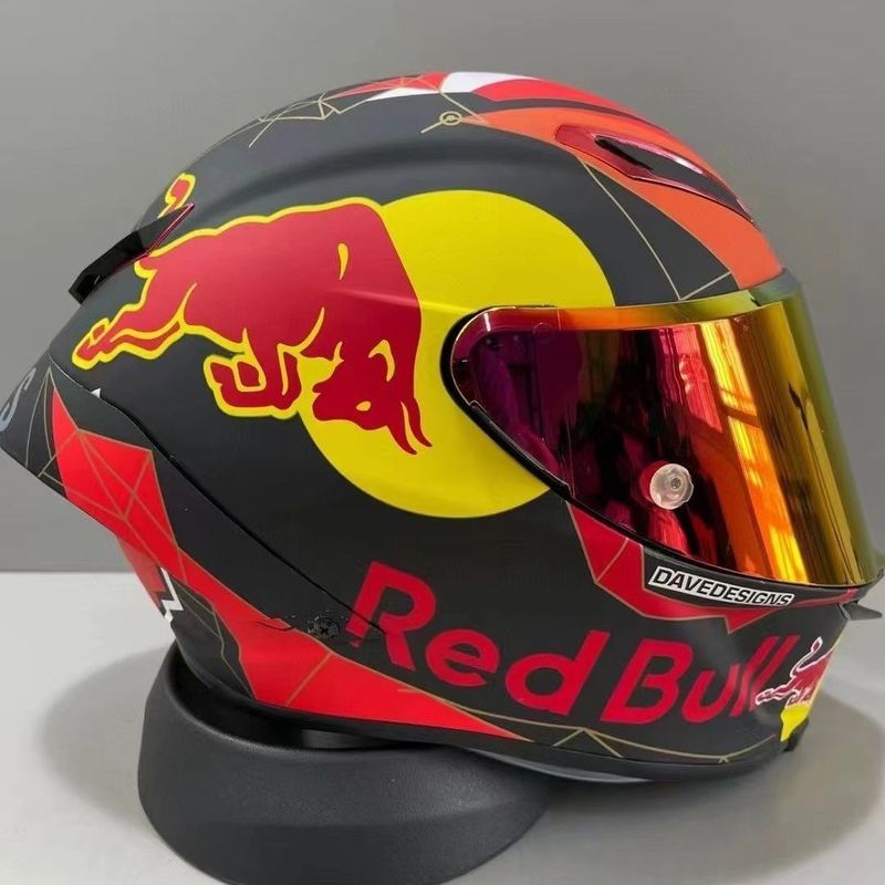 Moto shlem agv red bull