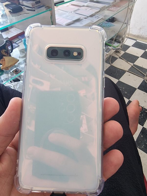 Samsung s10 se 128/6