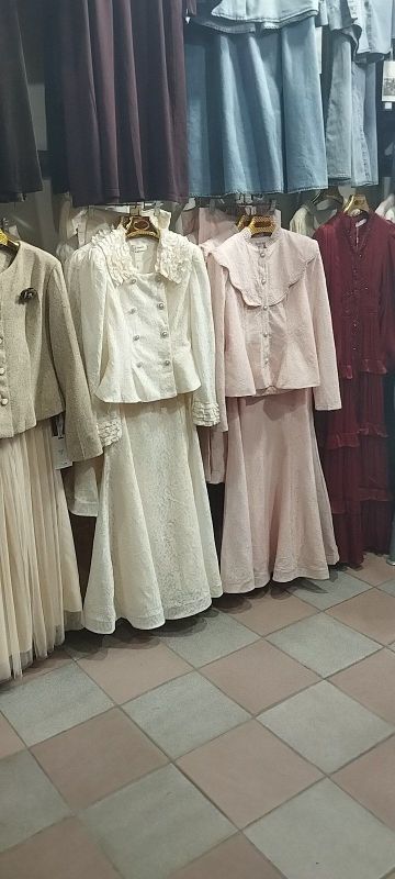 Vecherniy kofta yupka L razmer holati yangi