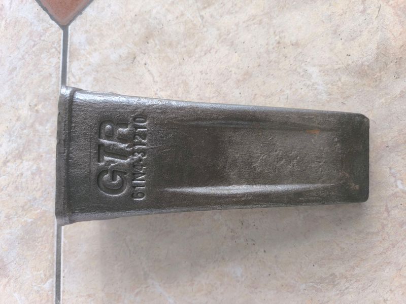 ZUB 61N4-31210 tuproq