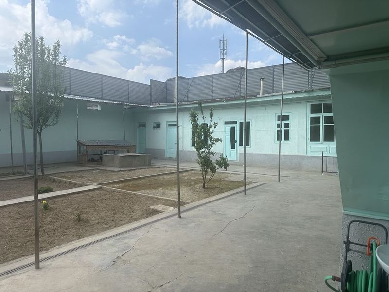 Uy sotiladi Nazrbekni Sentri Grand tóyhonani ròparasi Uy sotiladi Nazrbekni Sentri Grand tóyhonani ròparasi