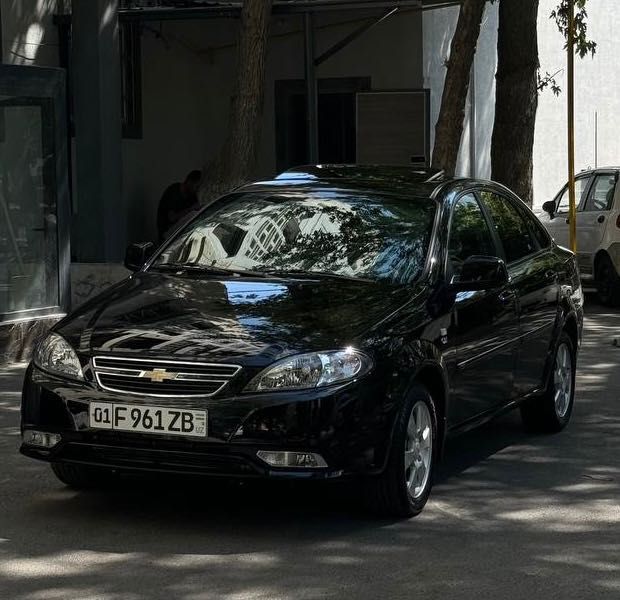 Srochno Gentra Chevrolet 2023 avtomat full lyuk pozitsiya sotiladi Srochno Gentra Chevrolet 2023 avtomat full lyuk pozitsiya sotiladi
