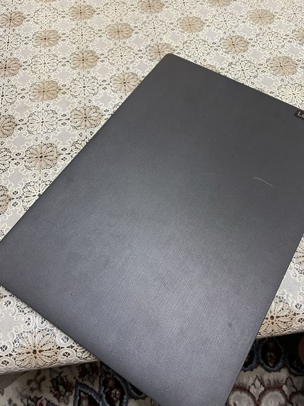 Lenovo sotiladi Lenovo sotiladi