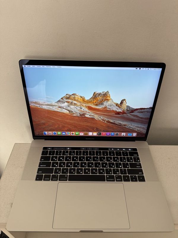 Macbook pro 15inch/i7/16/1Tb/4Gb Gpu