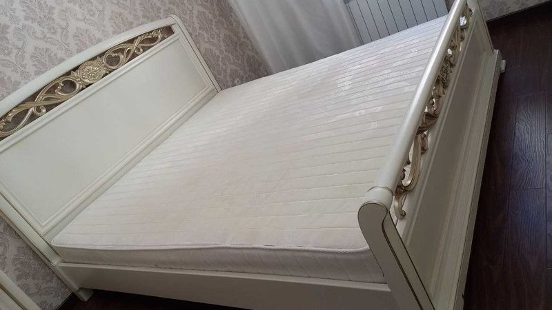 Срочно продаётся Фабричный Спальный гарнитур Срочно продаётся Фабричный Спальный гарнитур