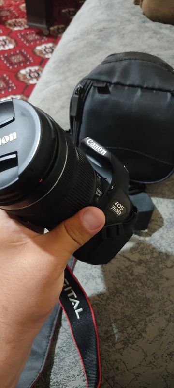 Фотоаппарат Canon 700D Фотоаппарат Canon 700D