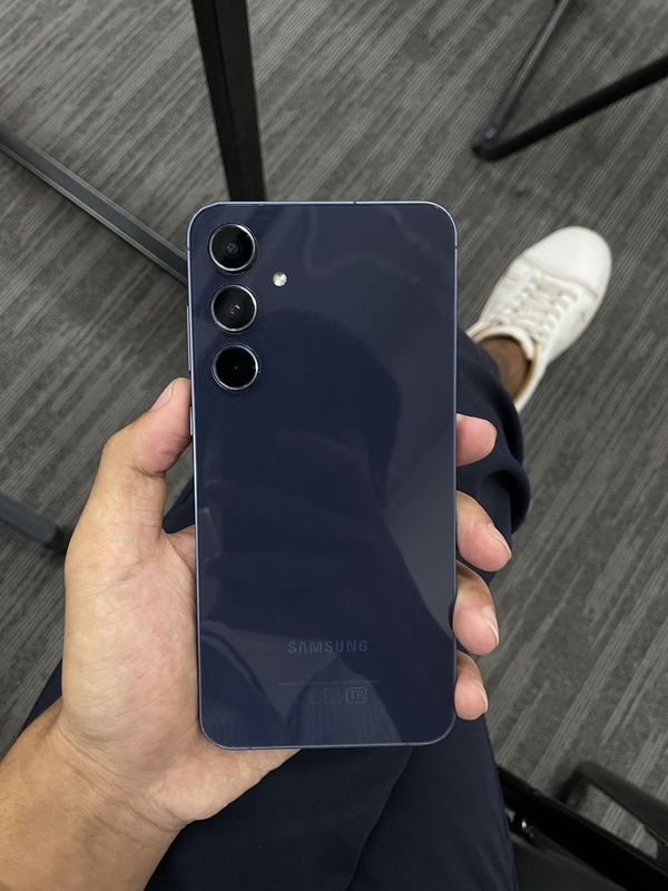 Samsung A55 5 g…. Samsung A55 5 g….