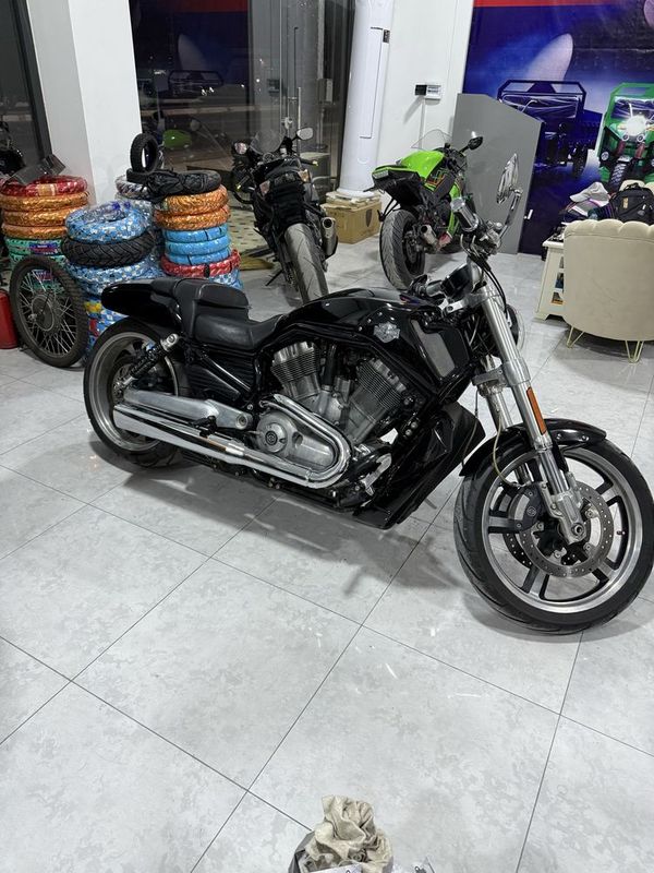 Moto Harley DAVIDSON v rod 1250 Moto Harley DAVIDSON v rod 1250