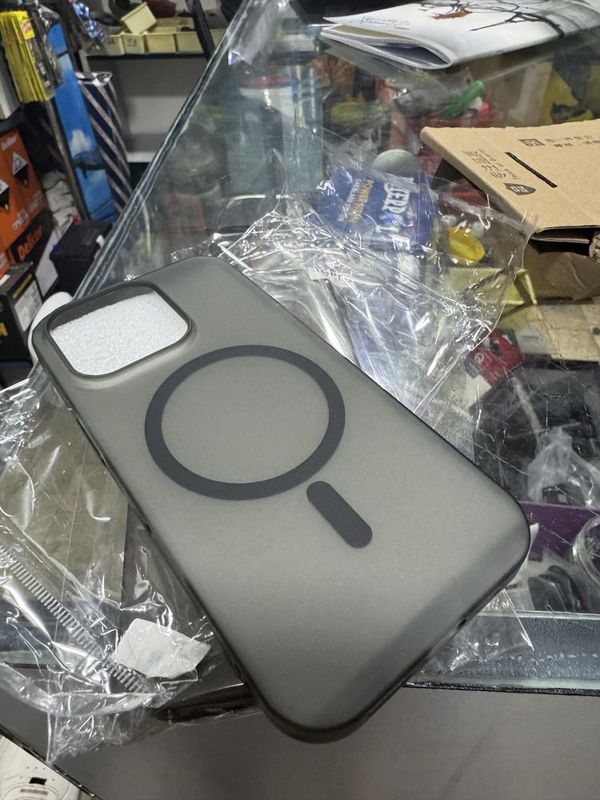 IPhone 16 pro chexol Magsafe IPhone 16 pro chexol Magsafe