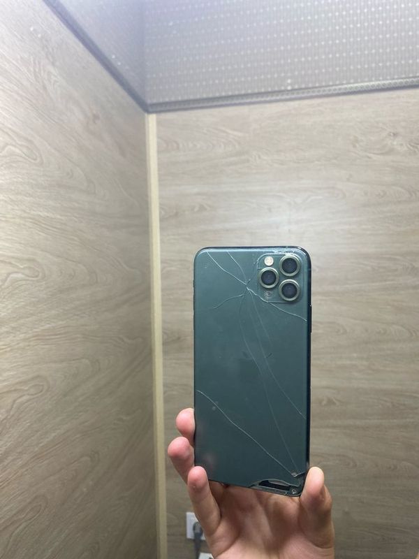 iPhone 11 Pro Max iPhone 11 Pro Max