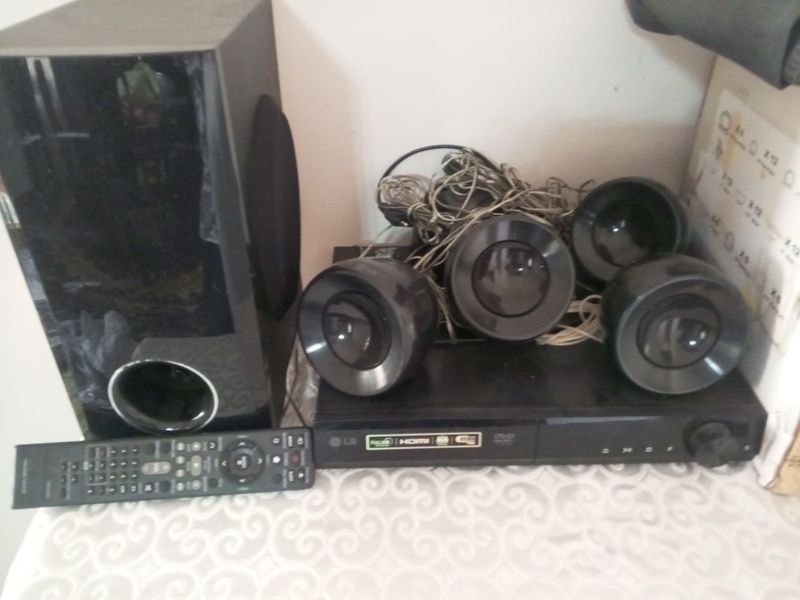 Домашний кинотеатр LG Домашний кинотеатр LG