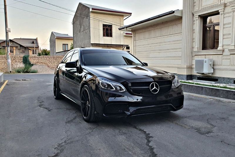 Mersedes Benz AMG W212R Black edition 2012 Состаяние Идеално Зор Mersedes Benz AMG W212R Black edition 2012 Состаяние Идеално Зор