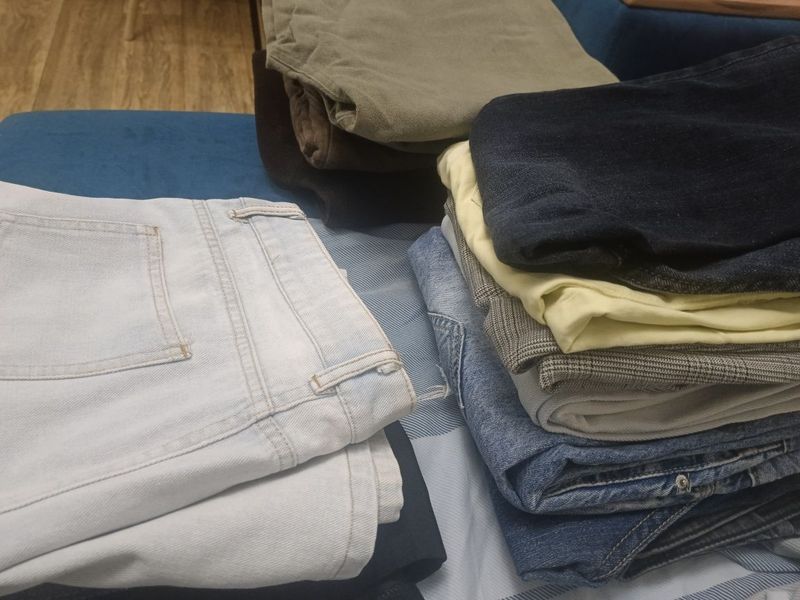 Продам джинсы женские Продам джинсы женские