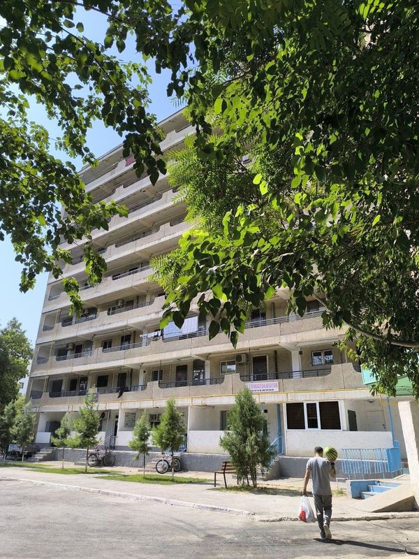 Продаётся квартира 2 комнаты в 10мик.