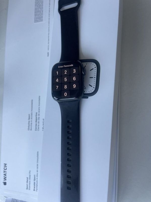 Iwatch 7 45 в хорошем состоянии Iwatch 7 45 в хорошем состоянии