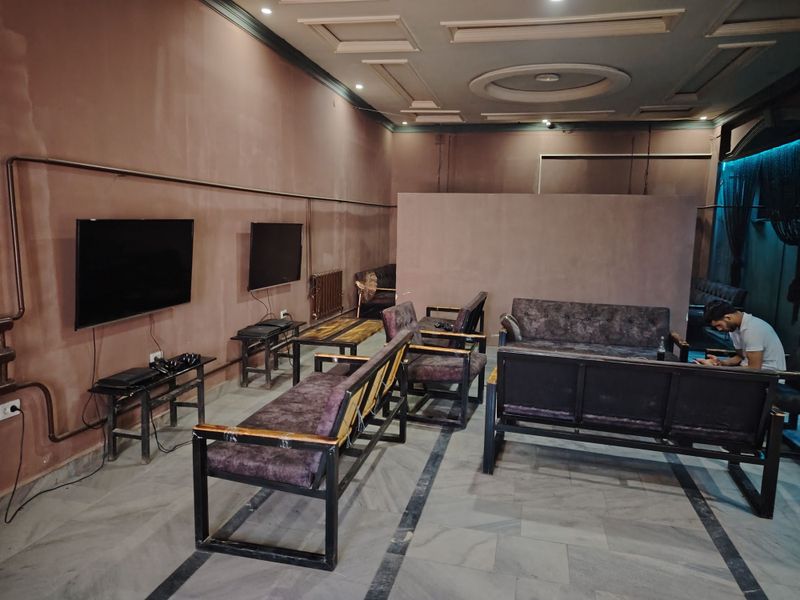 Tayyor biznes sotiladi joyi orenda ps qolyon bor black Room Tayyor biznes sotiladi joyi orenda ps qolyon bor black Room