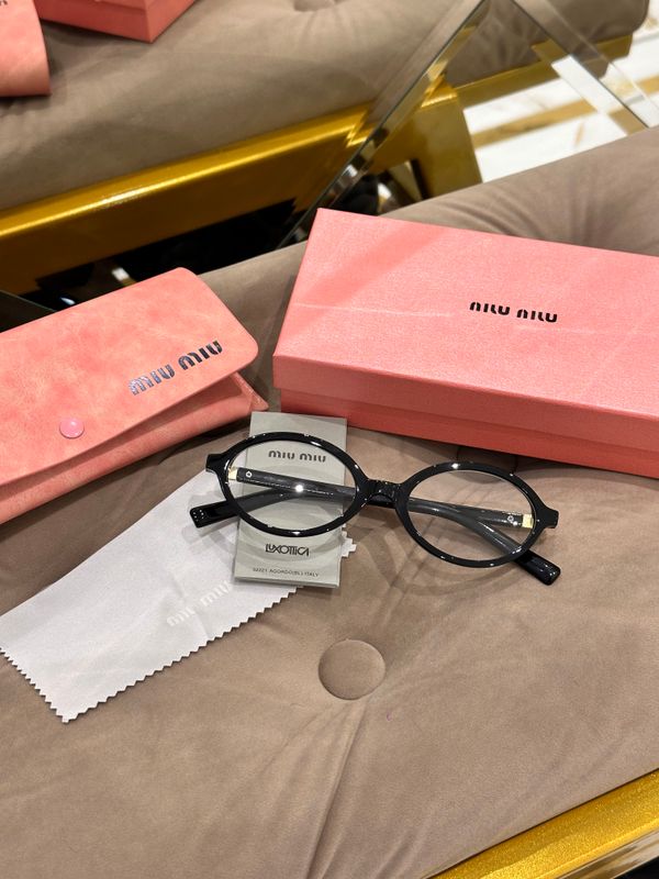 Очки Miu Miu Очки Miu Miu