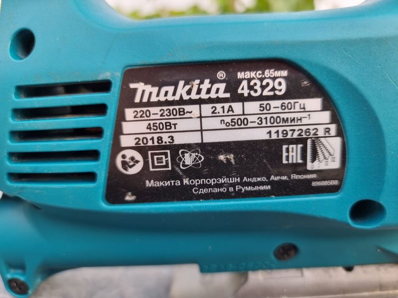 Лобзик макита
