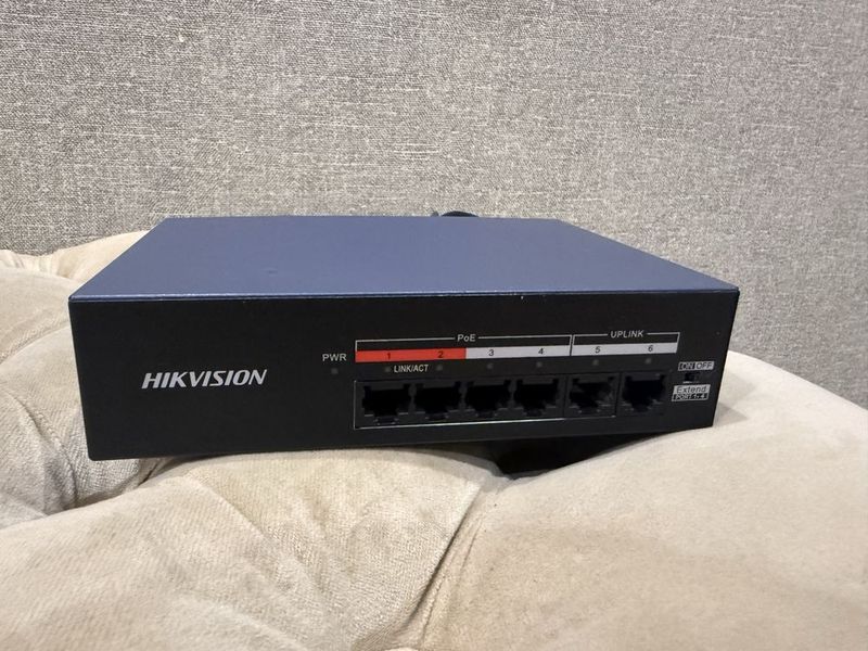 * HIKVISION Model: DS-XS06-P коммутатор для видео наблюдения * HIKVISION Model: DS-XS06-P коммутатор для видео наблюдения
