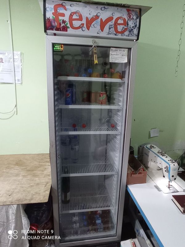 Продаётся Холодильник Витрина Ferre Продаётся Холодильник Витрина Ferre
