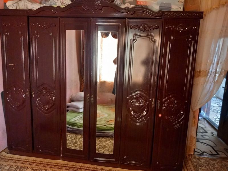 Кийим илгич шкаф