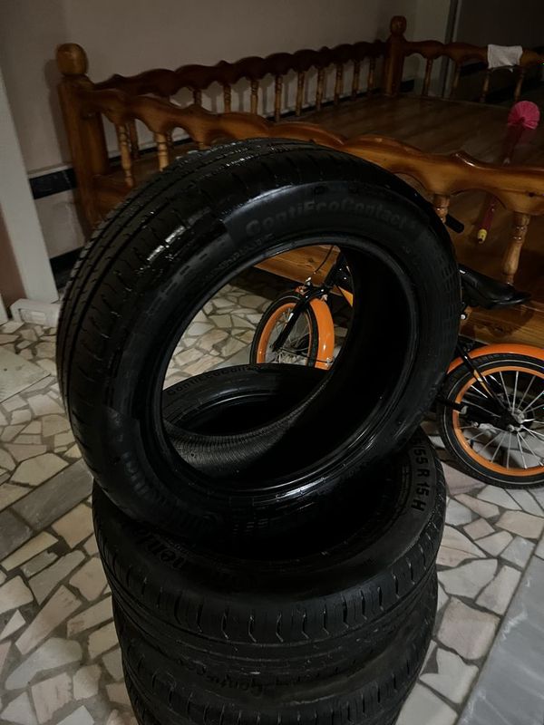 Continental 185/R15 82H Continental 185/R15 82H