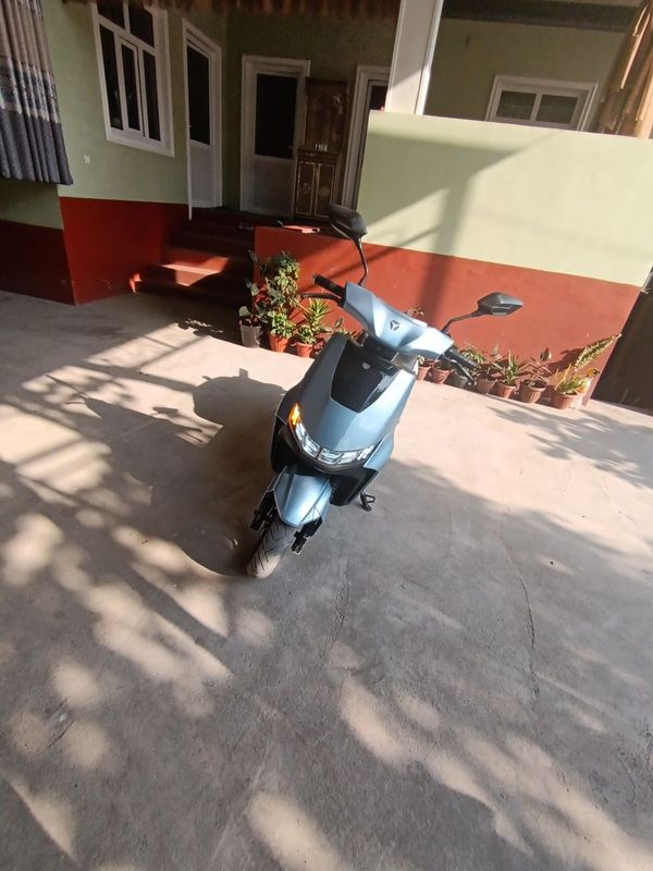 Skuter Yadea akumlyator 230w Sotiladi holati o'rtacha