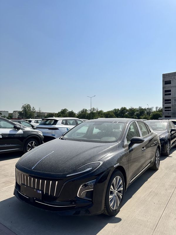 Hongqi Eqm5 500km 2025 notarius Hongqi Eqm5 500km 2025 notarius