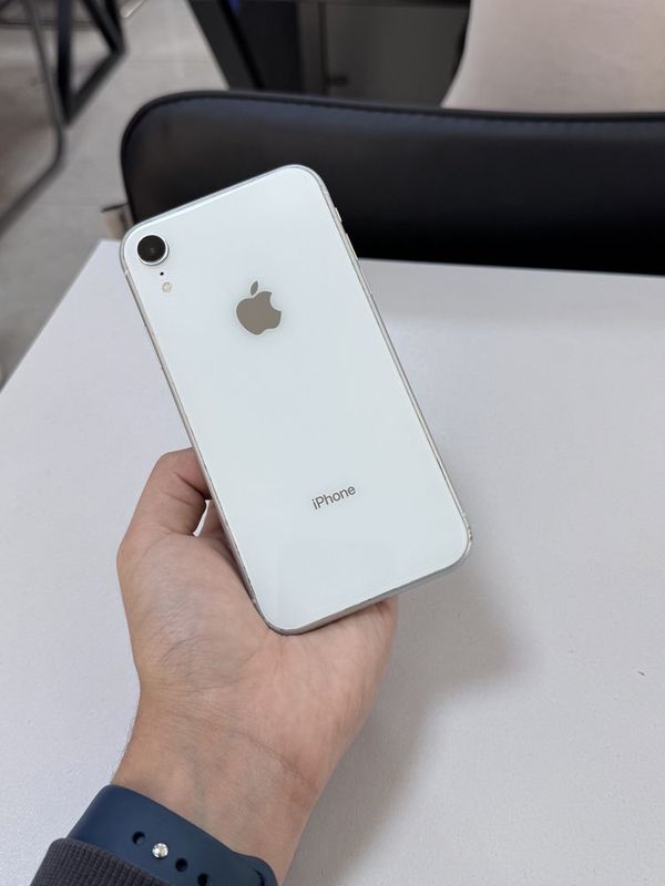 iPhone XR 128Gb white