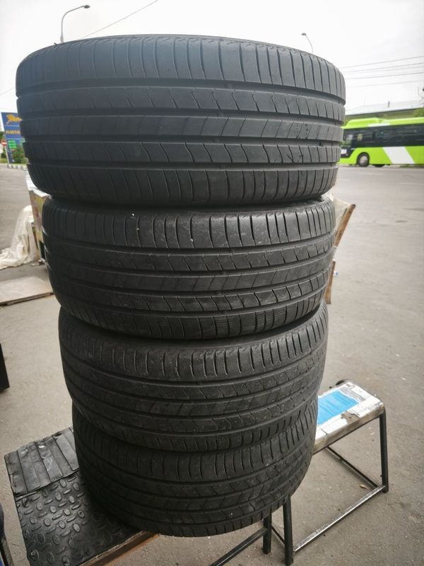 235-45-R18 kumho ecsta 235-45-R18 kumho ecsta