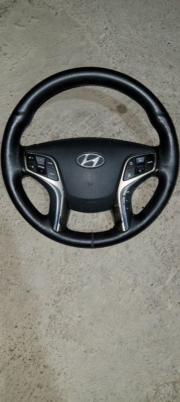 Руль от Hyundai. Airbag целый Руль от Hyundai. Airbag целый