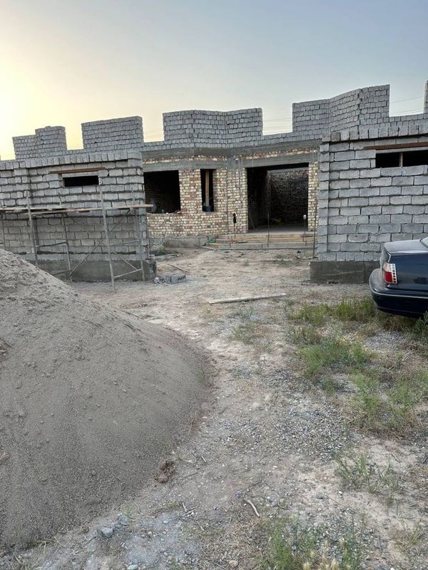 Qarshi shahar batoshdan kotedjlar qurilyapti Qarshi shahar batoshdan kotedjlar qurilyapti