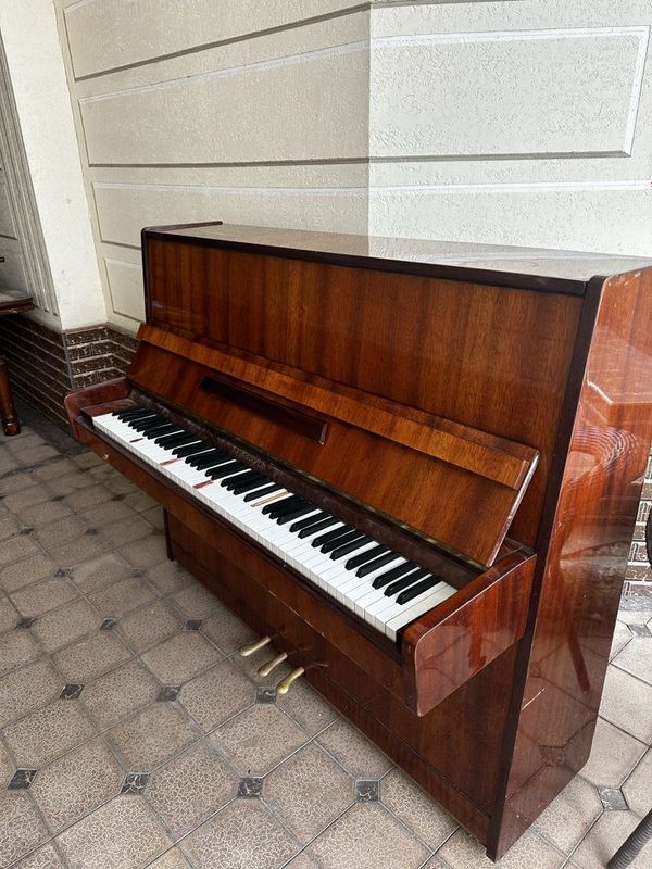 Pianino belarus .