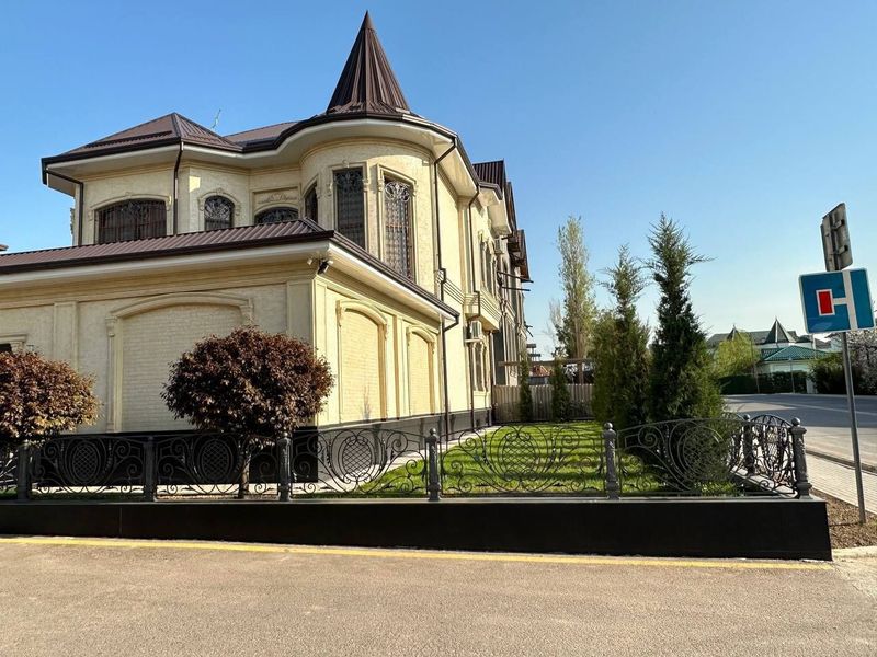Продажа 3 -этажного дома.