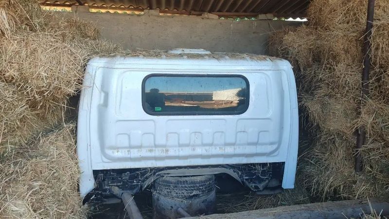 Isuzu butka kabina metan