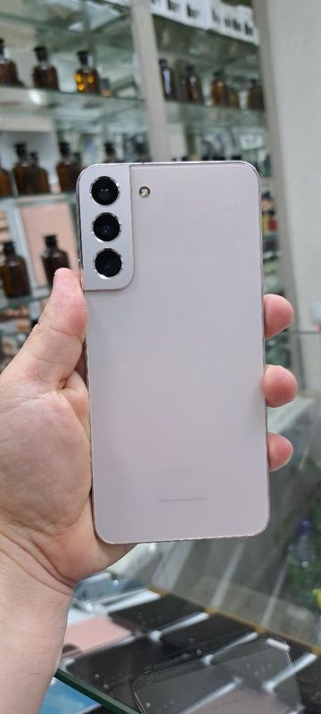 Samsung S22 Plus xotirasi 8/256GB Samsung S22 Plus xotirasi 8/256GB