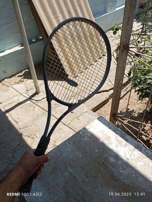 Tennis raketka sotiladi bitta dona b/u Tennis raketka sotiladi bitta dona b/u