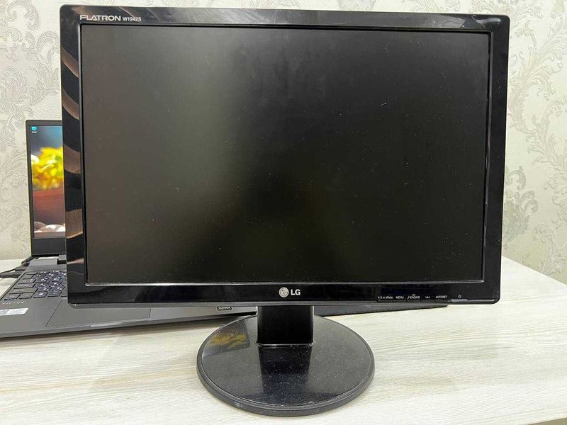 Monitor LG 19 Holati yaxshi